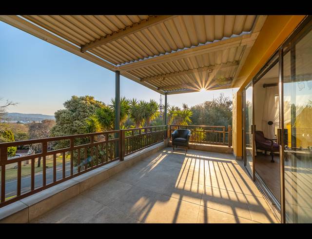 6 BEDROOM FREEHOLD FOR SALE IN ROBIN HILLS